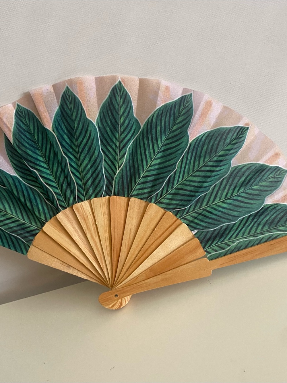 NEW Fun Hand Fan Tropical Leaf Palm Tree with Packaging And Box 15” Open